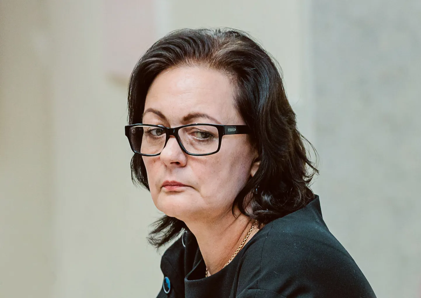 Narva volikogu esimees Irina Janovitš ei saa ministeeriumi arvates koolijuhina töötada, sest tal puudub nõuetekohane magistrikraad.