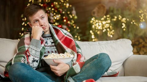 Совет психолога ⟩ Как начать радоваться зимним праздникам, если вы одиноки?