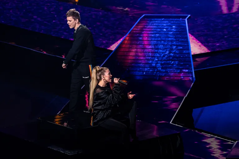 Elina Born ja Villemdrillem esinemas ürituse «Eesti laul 2021» esimeses poolfinaalis.