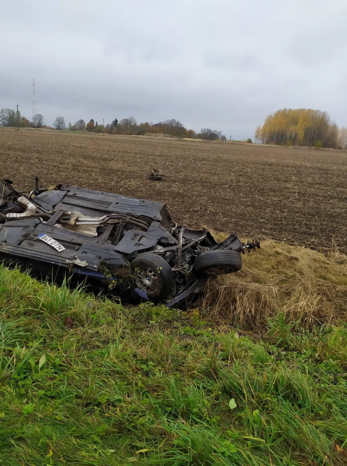 Juhusliku möödasõitja arvates võib õnnetusest terve nahaga pääsenu oma teist sünnipäeva tähistada.