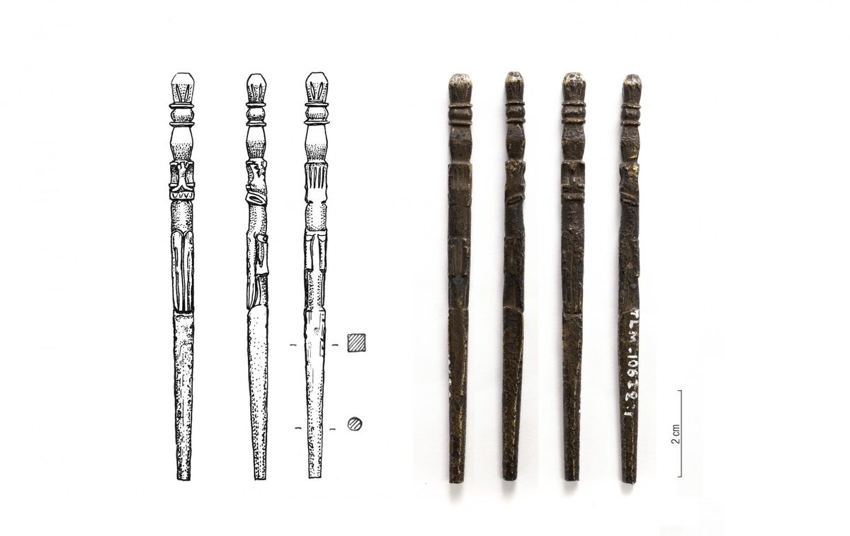 Dominiiklaste kloostrist 1950. aastatel leitud metallstiilus dateeriti varem 14. sajandiga, kuid kuulub dekoorilt Lääne-Euroopas 12.–13. sajandil tehtud kirjapulkade sekka. Sageli leitakse selliseid asju 100–200 aastat hilisemast leiukontekstist, sama võime eeldada ka Tallinna puhul.