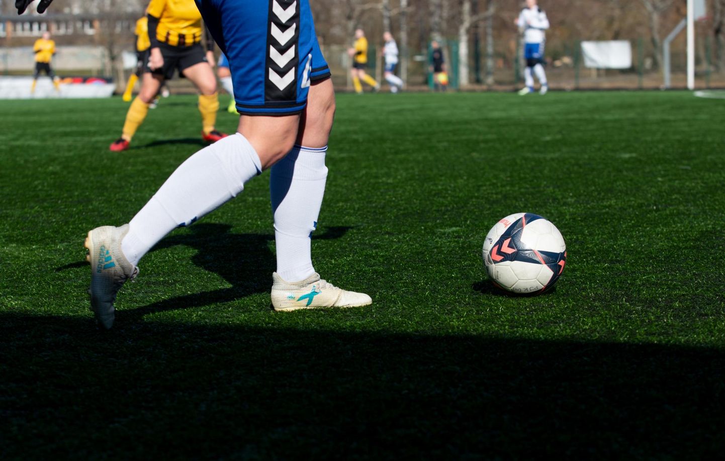 Pärnu jalgpalliklubi naiskonnale piisas Saku Sportingu võitmiseks kahest väravast.