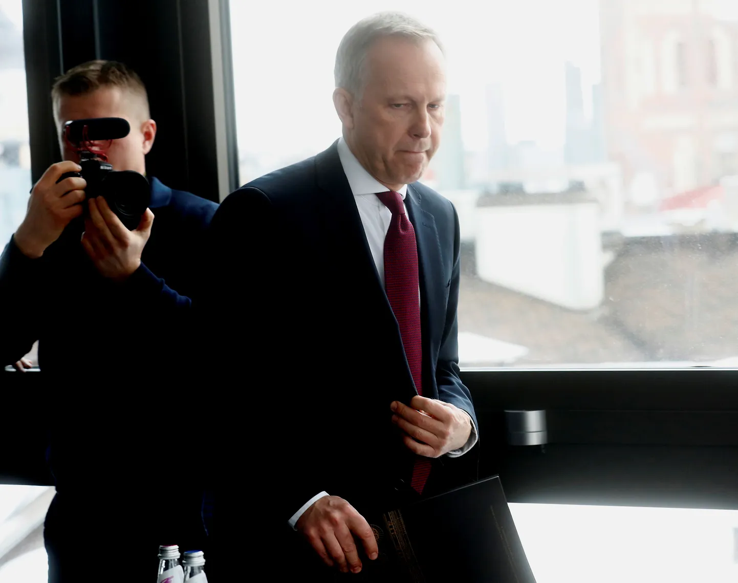 Läti Panga president Ilmārs Rimšēvičs eilsel pressikonverentsil.