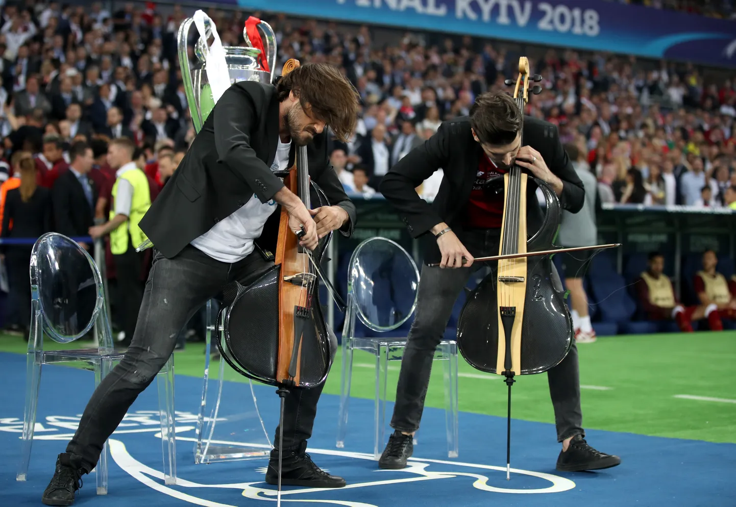 2CELLOS tänavu mais Kiievis.