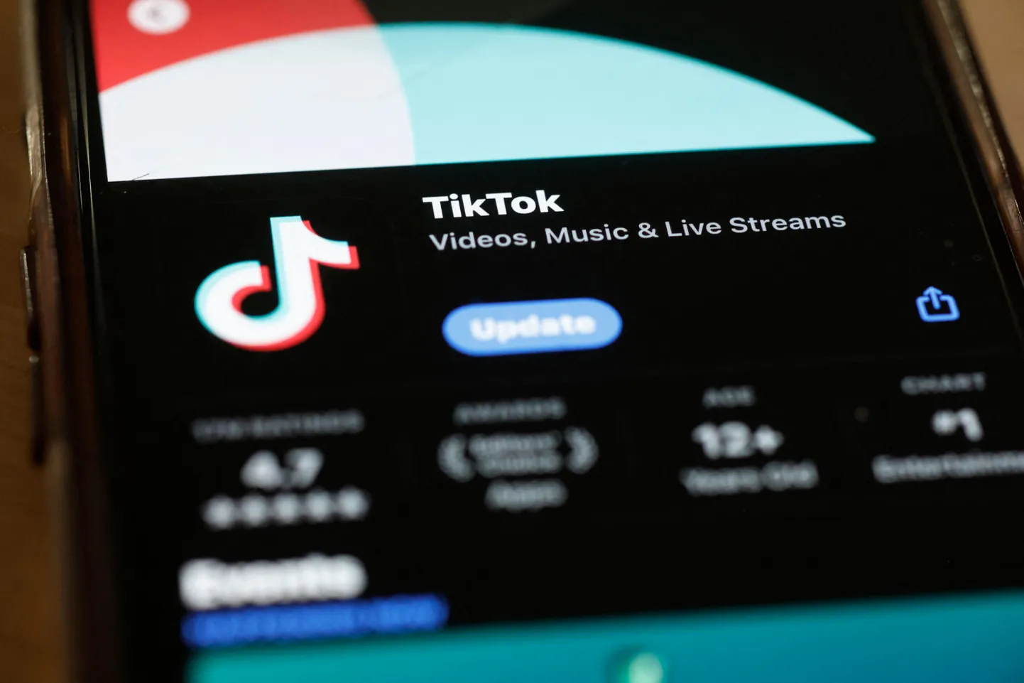 TikTok App Store'is. Foto on illustratiivne.