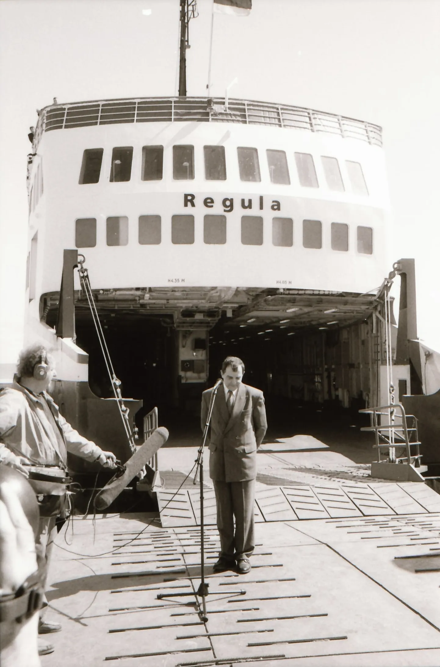 RETROGALERII: Parvlaeva Regula tulek liinile 1997. aastal.