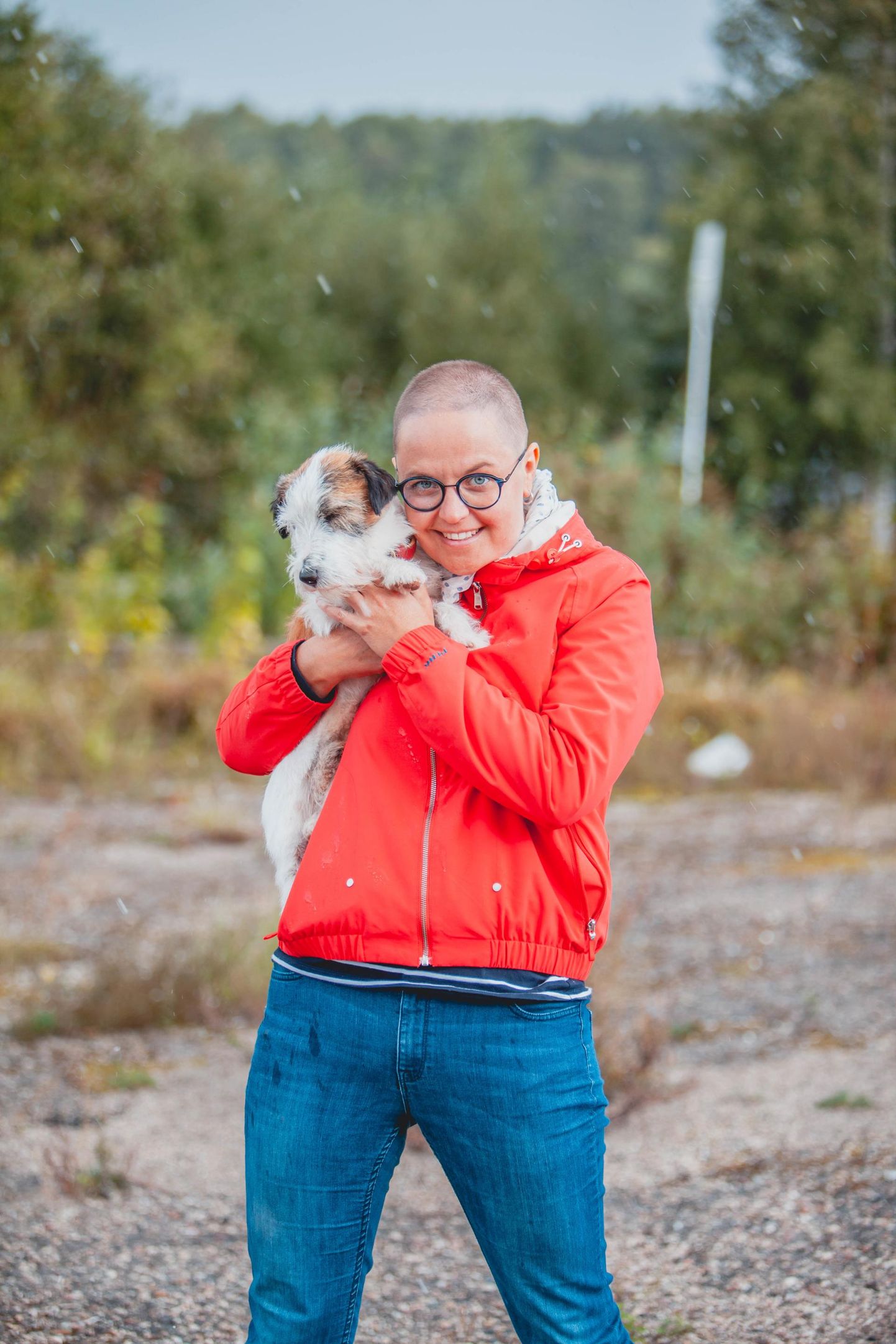 Viieaastane koerapoiss Voldemar on Kati Vaasi truu kaaslane, kes tema poes-ateljees võidab iga külastaja südame.