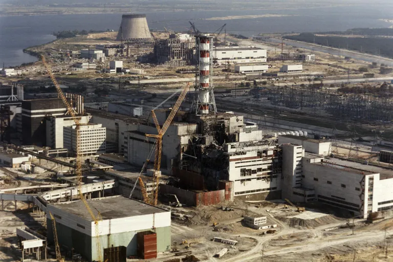 Tšornobõli tuumajaam pärast 1986. aasta plahvatust. Pildi keskel on näha 4. reaktorit, kus plahvatus toimus