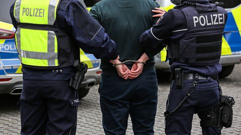 Agressiivne Eesti mees ahistas Saksamaal hotellikülastajaid ja purustas välisukse