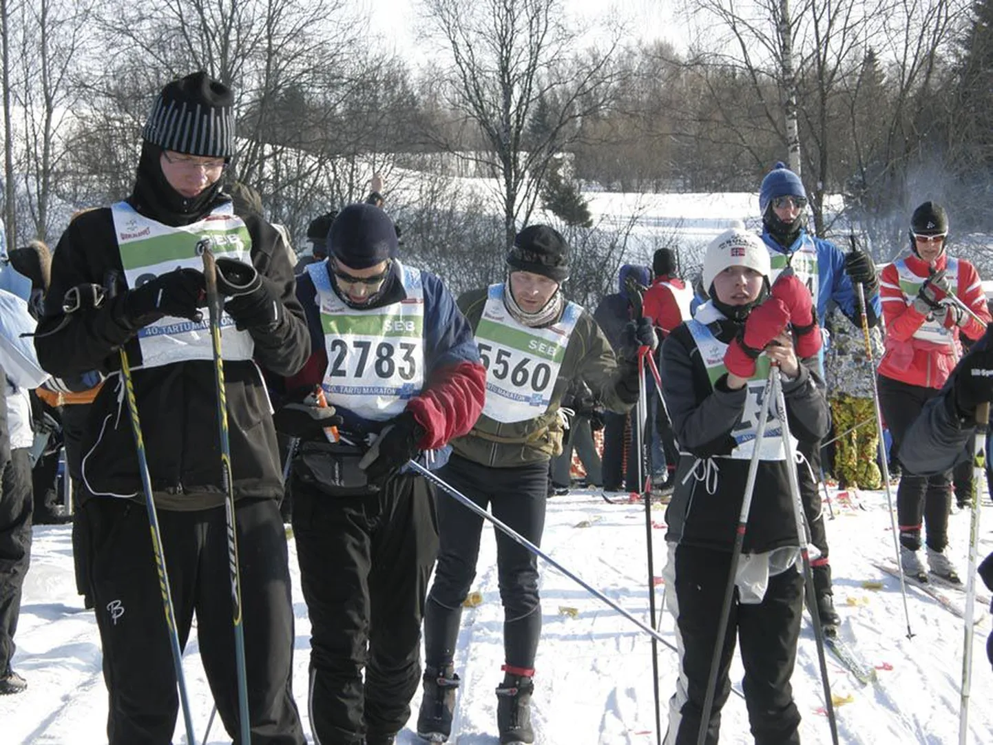 Tuhandete osalejate keskel sõites tuleb pidevalt jälgida, et mõnele eesolijale tagant sisse ei sõidaks või ise kellelegi ette ei jääks. Samas loob Tartu maratoni suusarahva hulka kuulumine iseäraliku üleva tunde.