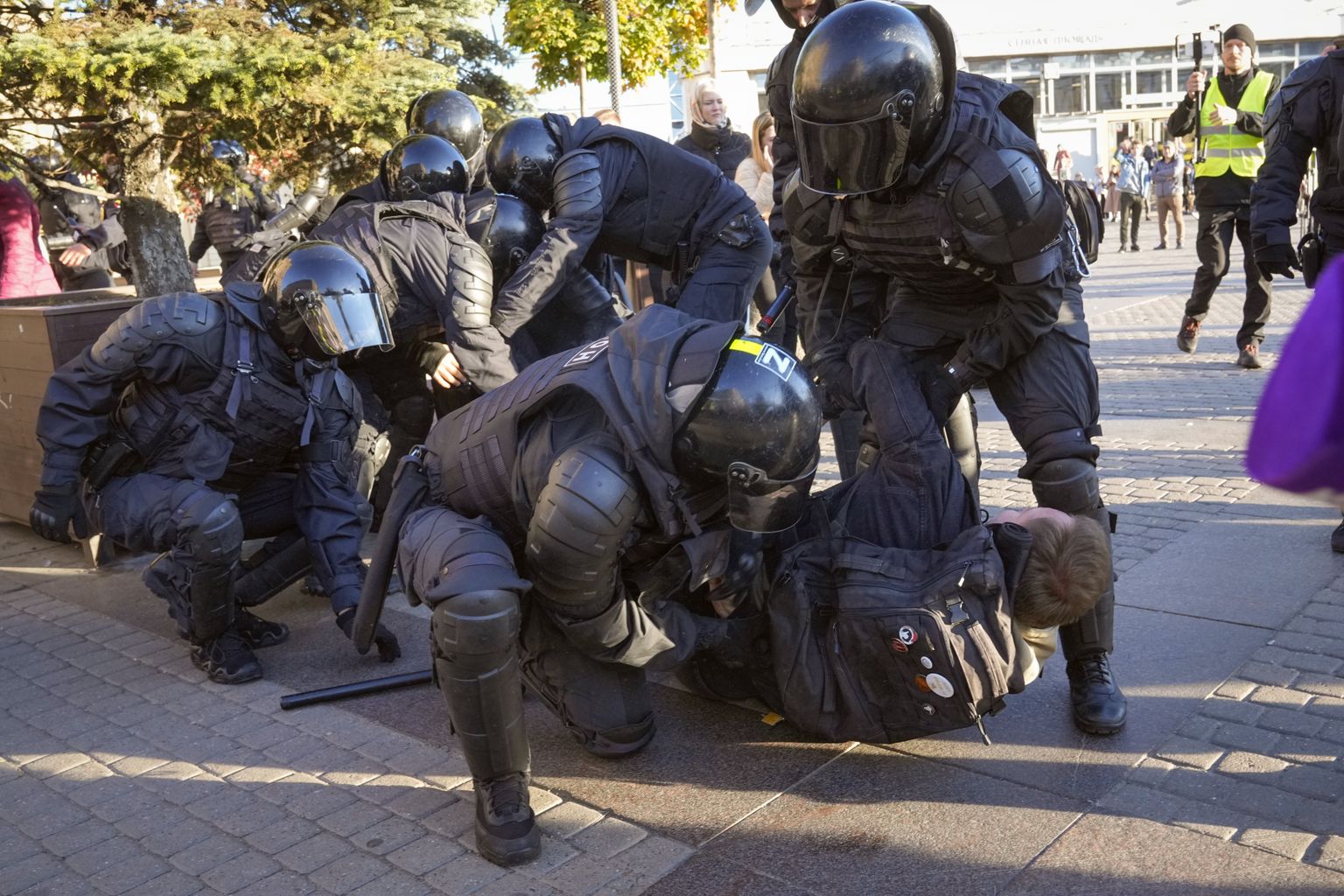Mobilisatsioonivastase meeleavaldaja vahistamine Peterburis. Foto on illustratiivne.