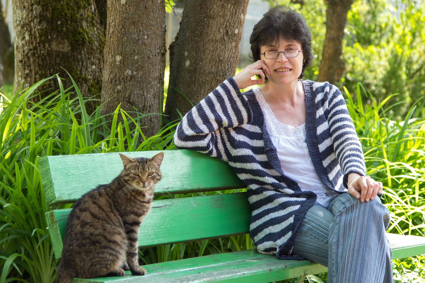 Aasta diakooniatöötaja tiitliga tunnustatud Ester Liinakul jagub tähelepanu, armastust ja hoolivust nii inimestele kui loomadele. Koguduse majas on endale teise kodu leidnud kaks kassigi.