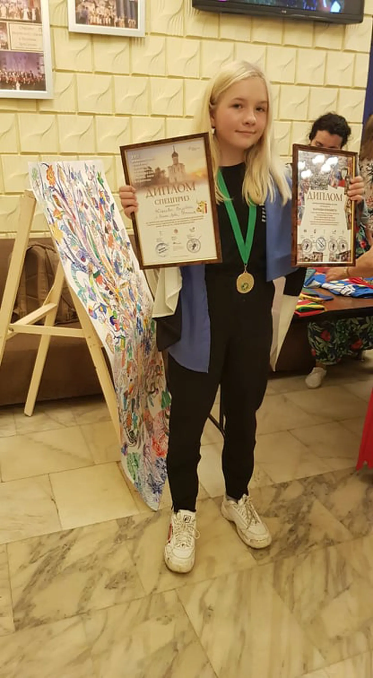 Žürii hindas Jelizaveta Žarkova töid kõrgelt.