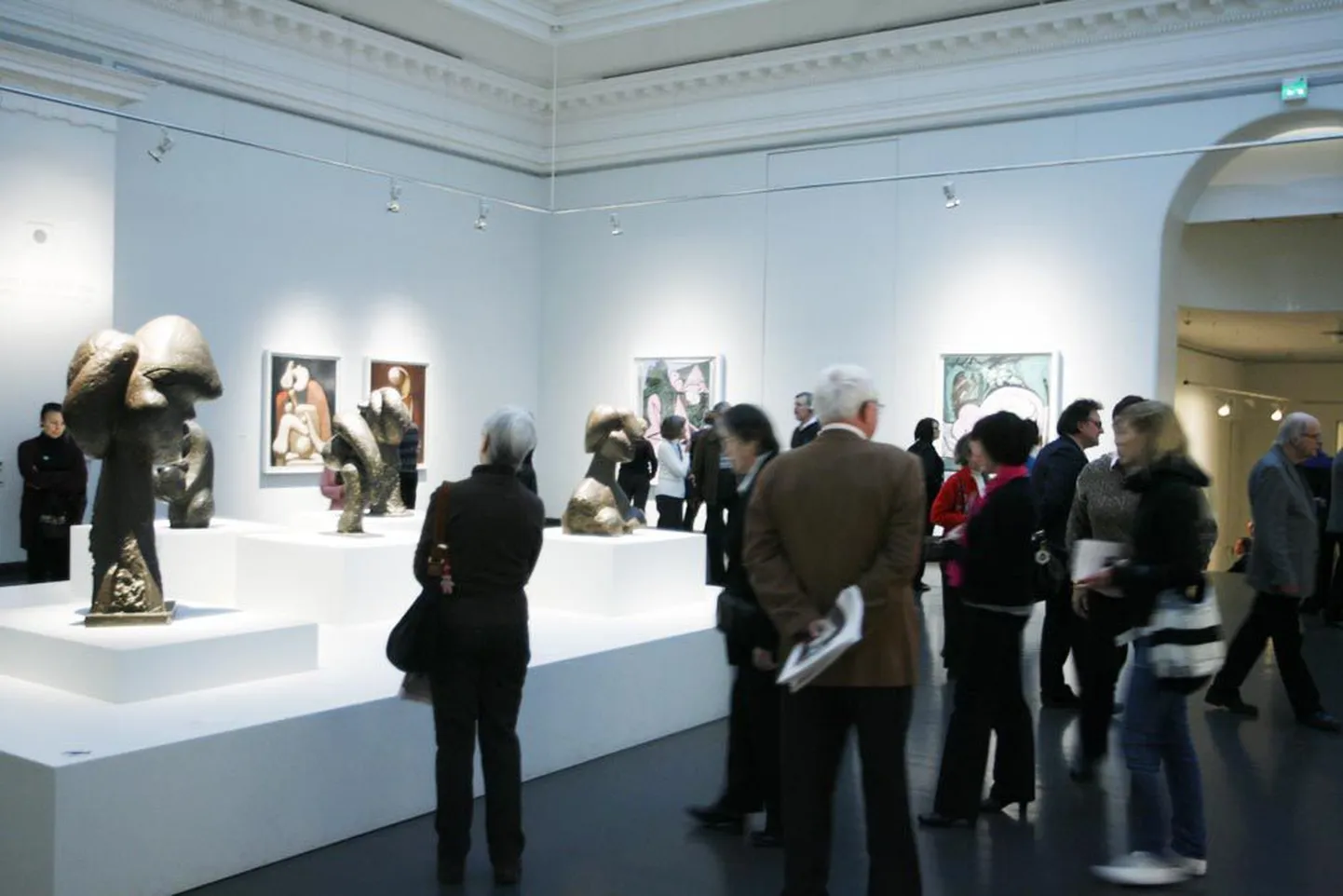Kuigi Picasso kõiki loomeperioode hõlmav näitus avati juba septembris, meelitab kuulsa kunstniku looming muuseumisse rahvamasse ka novembrikuisel reedehommikul.