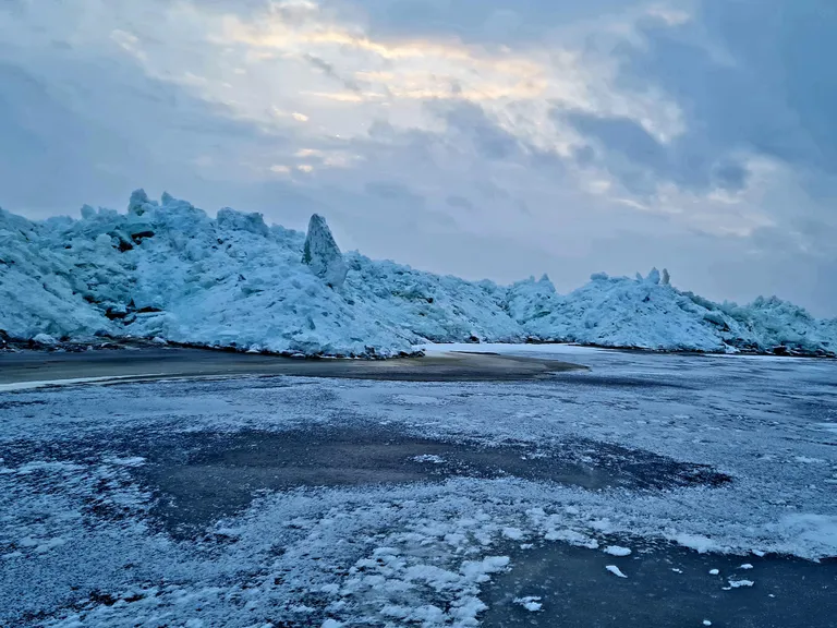 Ледяная стена в Каукси.