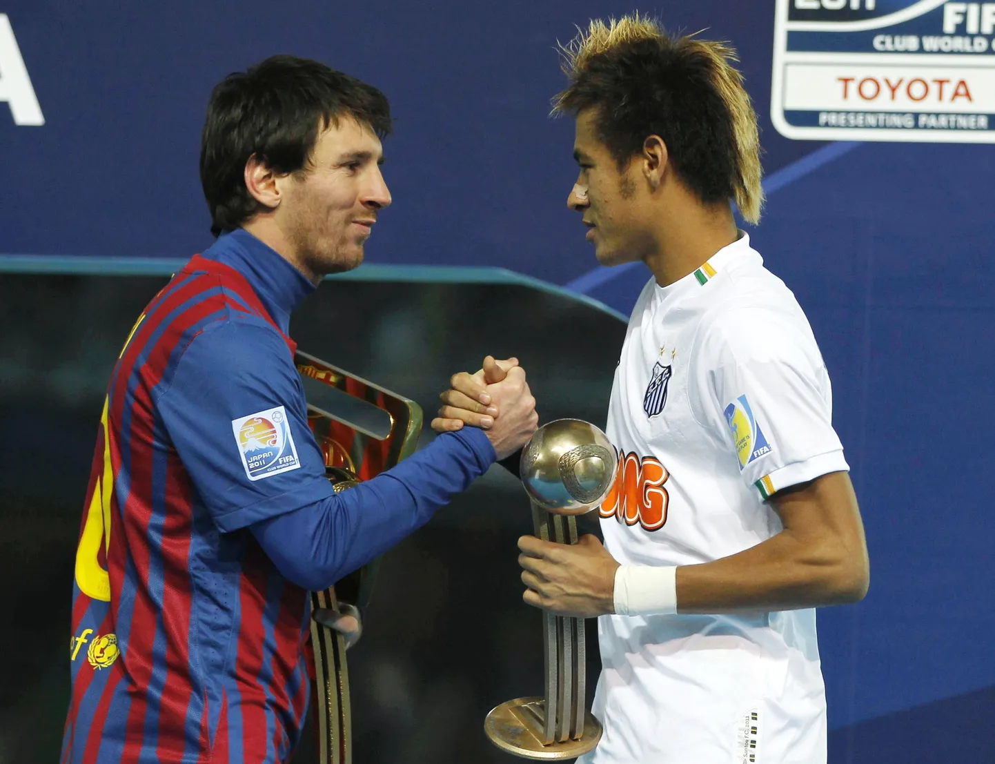 Neymar (paremal) pidi eile tunnistama klubide MMi finaalis FC Barcelona ja Lionel Messi kindlat paremust. Kas lähiajal on meestel võimalik kohtuda juba ka Euroopa jalgpalliväljakutel?