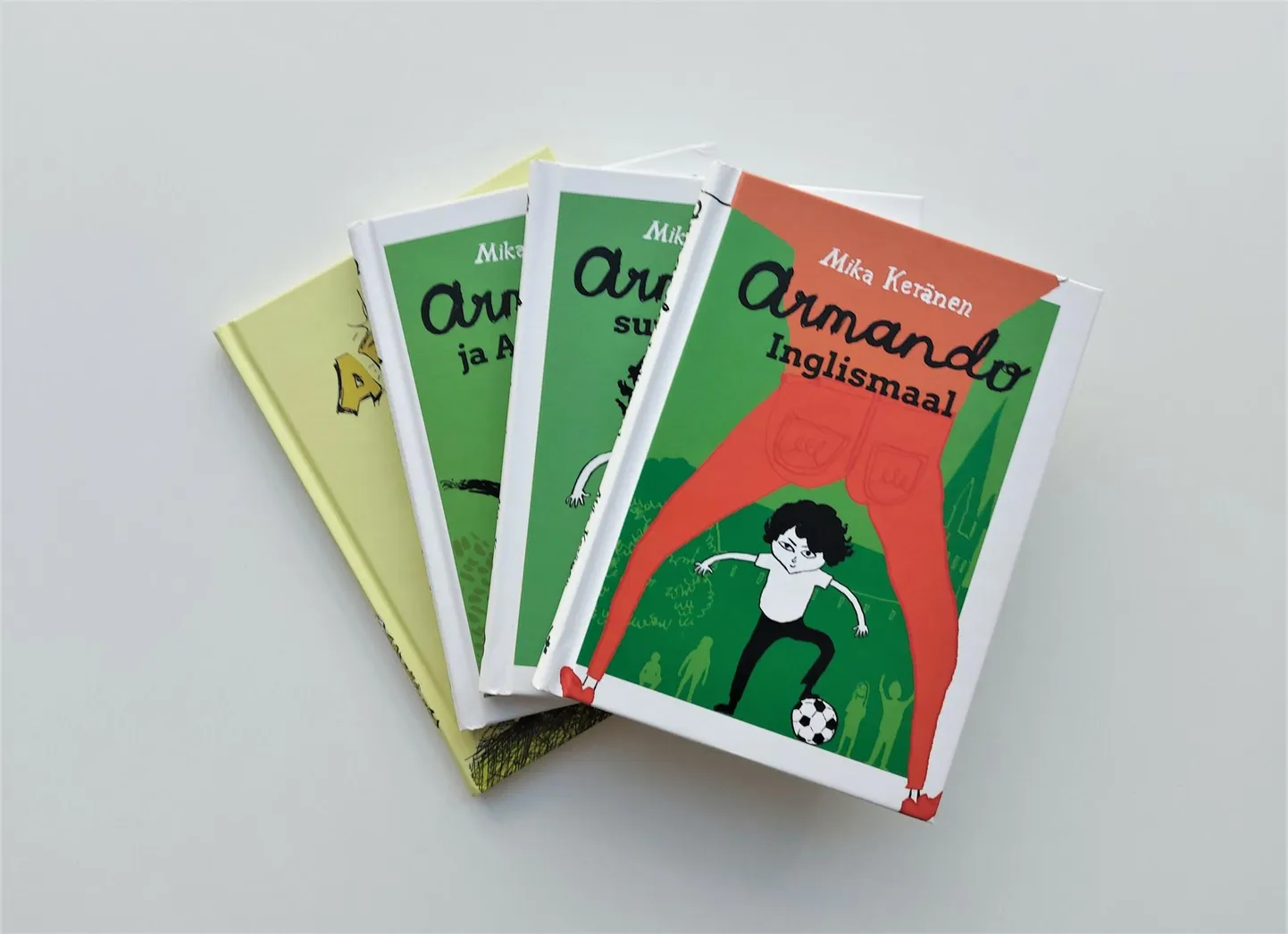 «Armando» sarjas on ilmunud neli raamatut.