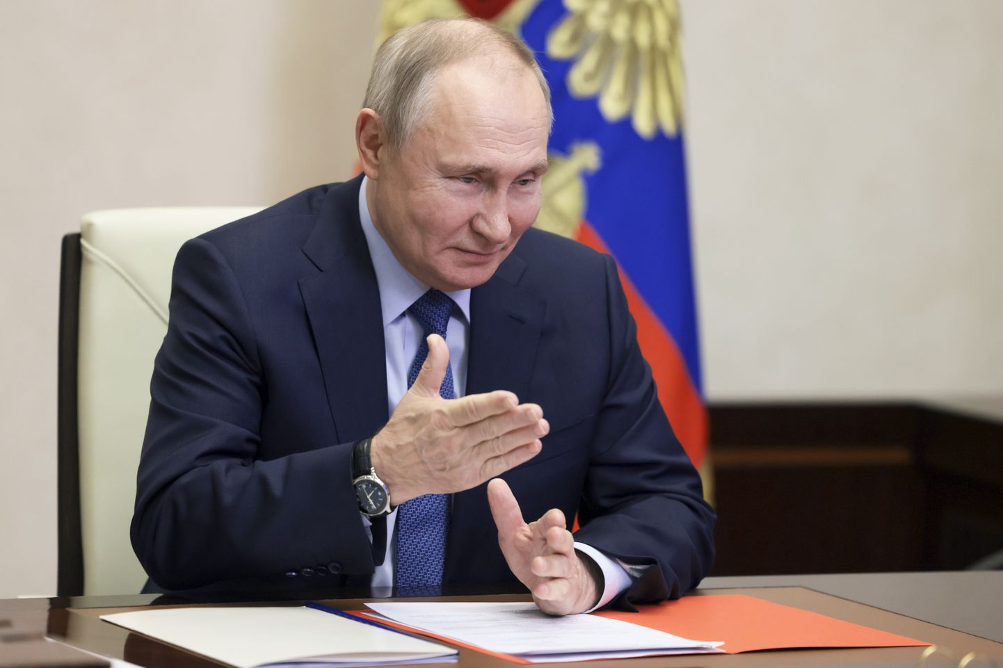 Venemaa president Vladimir Putin suhtlemas 13. veebruaril 2023 oma Novo-Ogarjovo residentsis video teel julgeolekunõukoguga