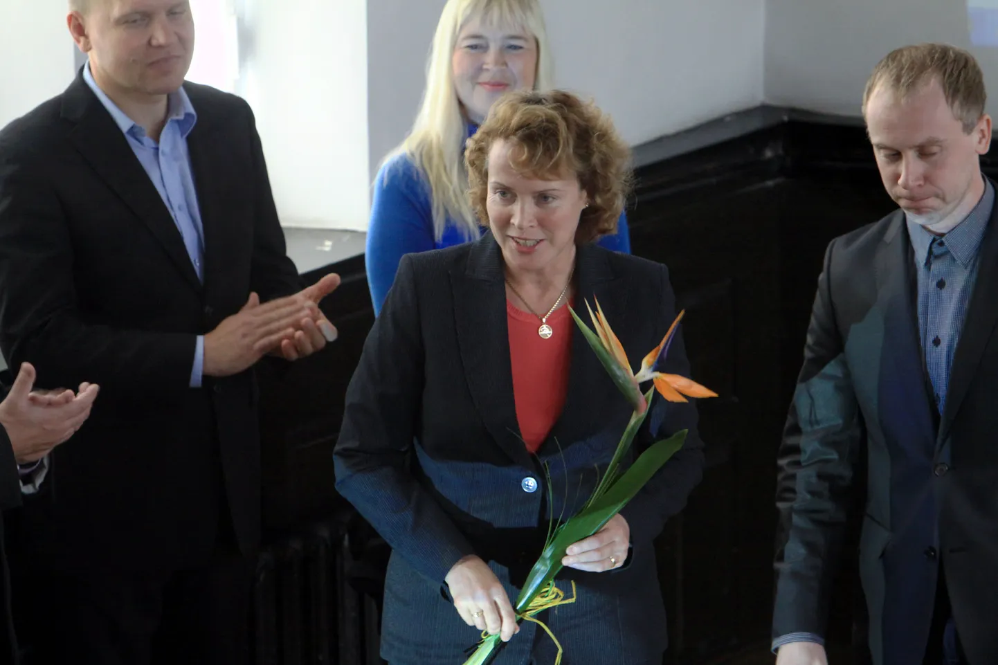 Esiplaanil lillega värske Pärnu linnavolikogu aseesimees Tatjana Jaanson.