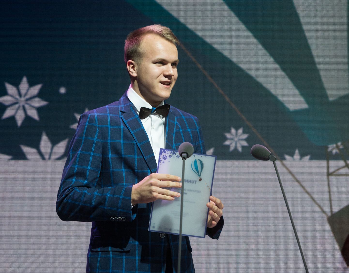 Henri Hallik kiitis Tartu õpilasfirma Festera võidetud Euroopa parima õpilasfirma tiitlit.