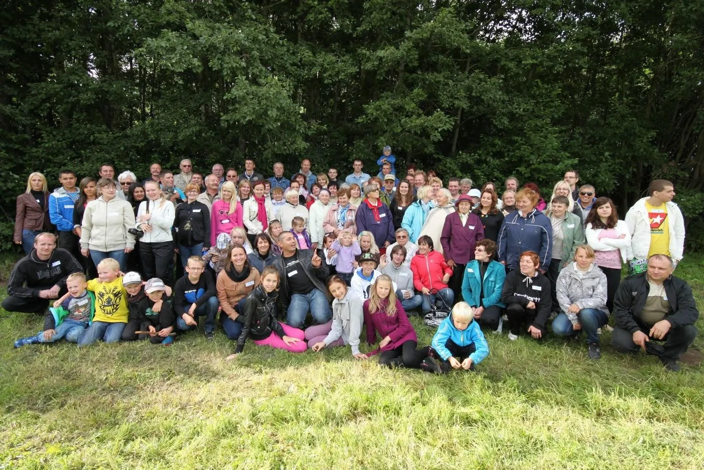 Altdorfide suguvõsa kokkutulek Avispeal 2012. aastal.