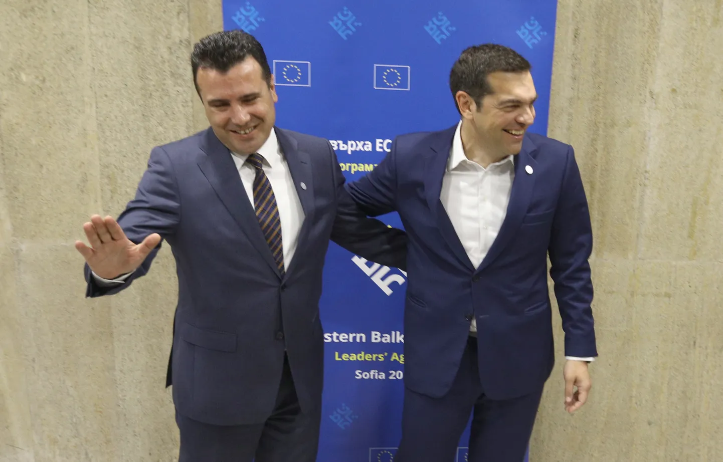 Alexis Tripras (paremal) ja Zoran Zaev täna Sofias.
