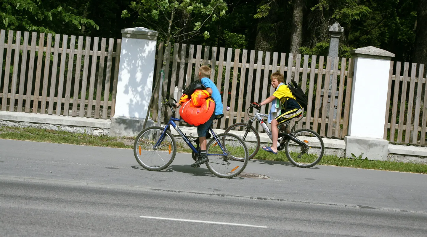 Jalgratturid Pärnu linnapildis.
