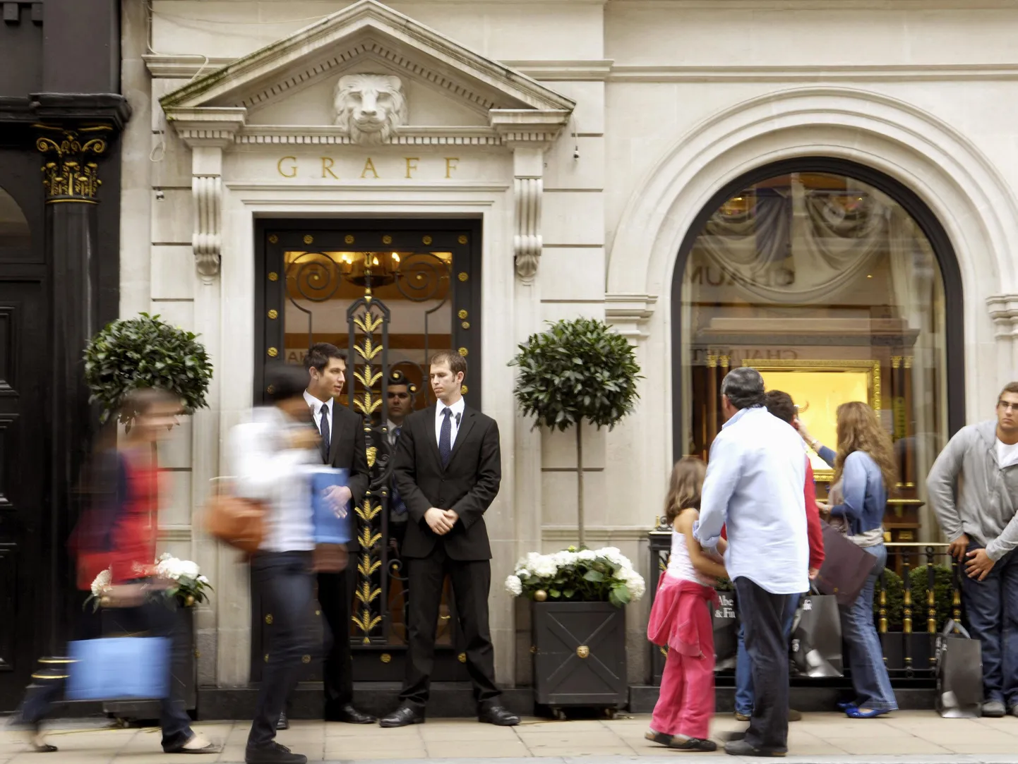 Londonis New Bond Streetil asuv Graffi juveelikauplus, kus toimus rööv