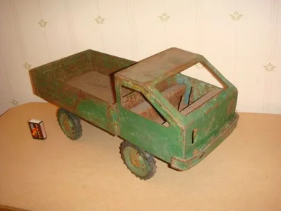 60´algusest pärit haruldane mänguauto hinnaks on hetkel 65 €
Foto: Osta.ee