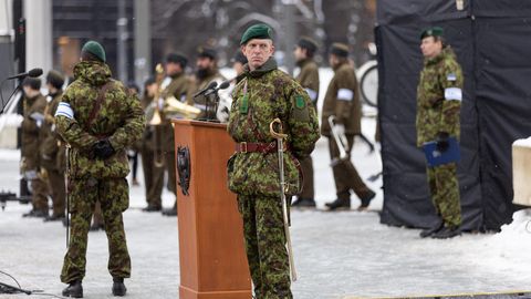 MEELIS OIDSALU ⟩ Mida mõeldakse Eesti kindralitest Kremlis?
