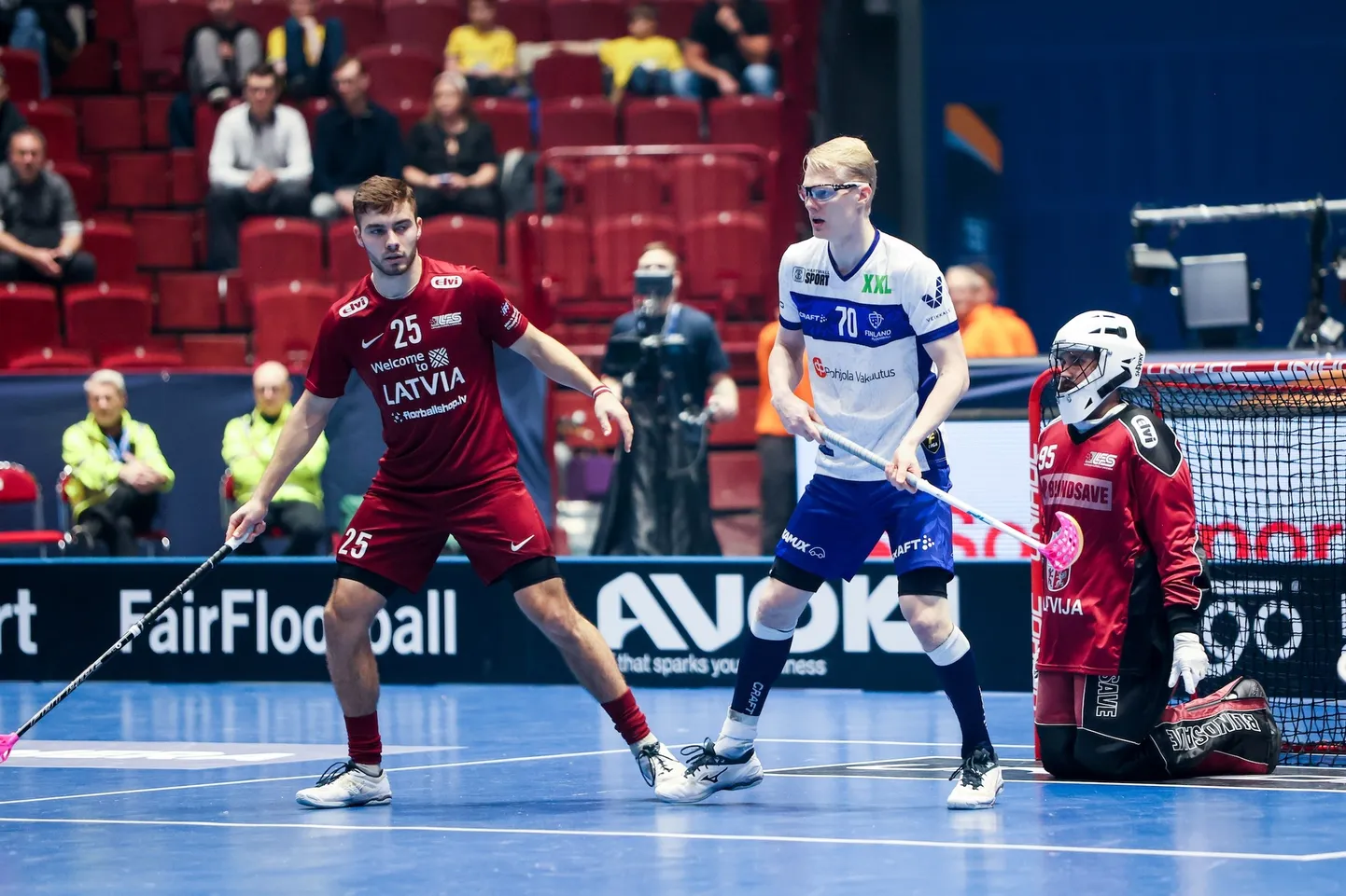 Latvijas vīriešu florbola izlase sestdien, 7. decembrī, Zviedrijā piekāpās Somijai