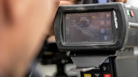 Politsei peab edaspidi mobiilsete kiiruskaamerate eest juhte hoiatama