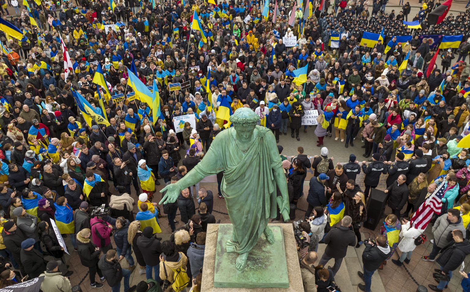 Tuhanded ukrainlased kogunesid täna rahva ühtsuse meelevaldusele Odessas.