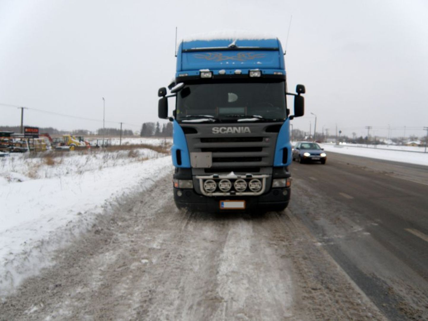 С 1 января грузовые машины могут ездить по Эстонии только оплатив право использования дорог.