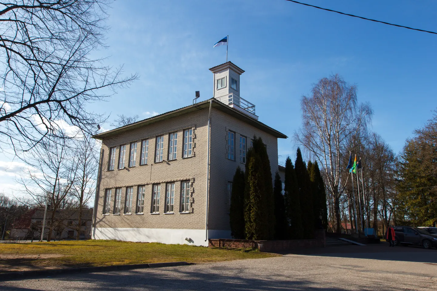Tõrva linnajuhid annavad uue aasta eelarvest tõrvakatele taas kord otsustada 10 000 euro kasutamine Tõrva linna eelarvest. Pildil Tõrva linnavalitsuse hoone