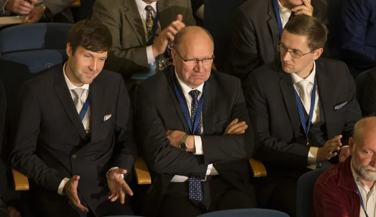 Presidendivalimised valimiskogus. Pildil (vasakult) Martin Helme, Mart Helme, Jaak Madison. Foto: Liis Treimann