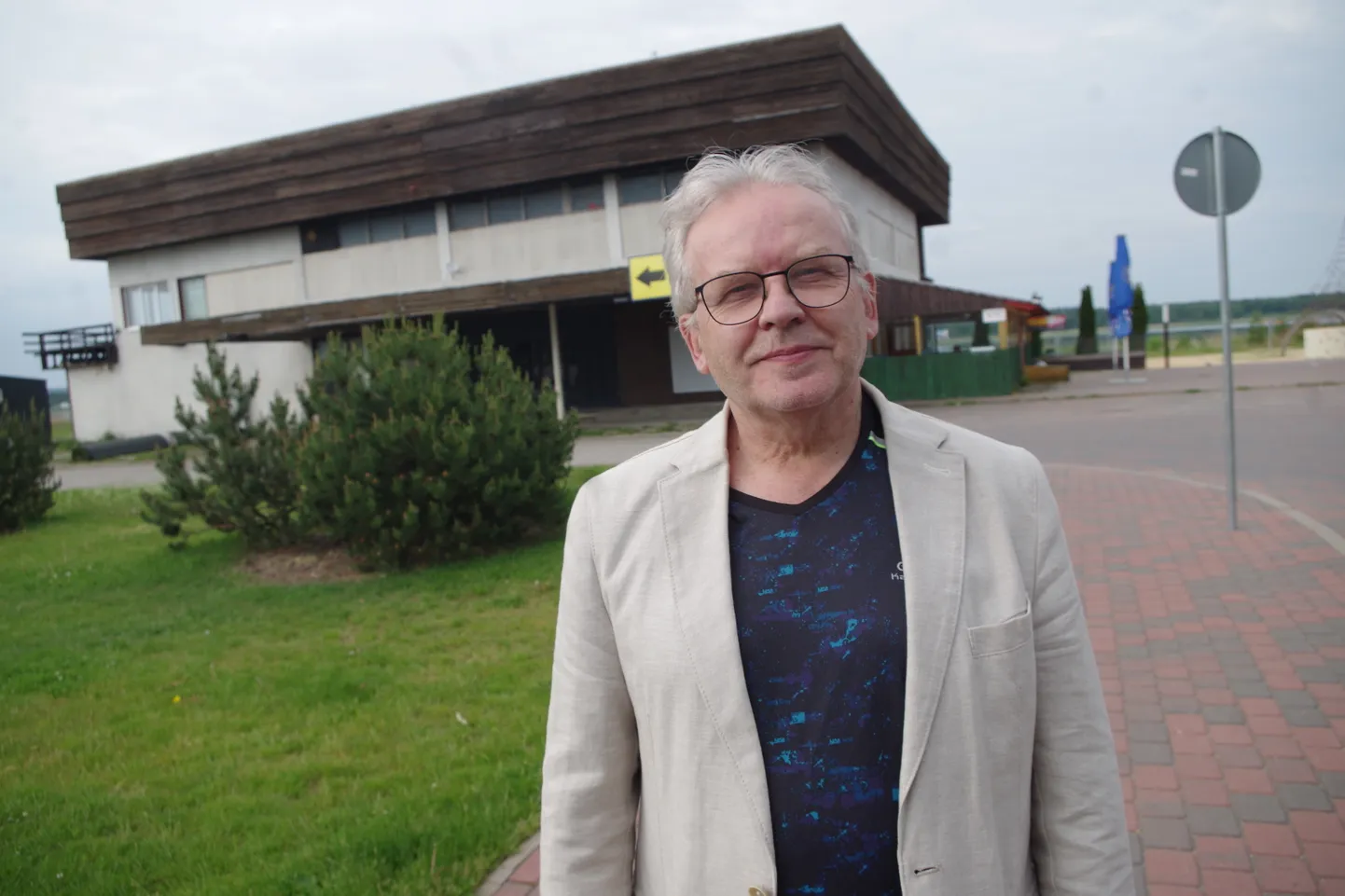 Näidendi «Rannatare» autor Heiki Kelp oli muusikuna 37 aastat tagasi ka ise tol peol, kui joodi, nagu homset polekski.