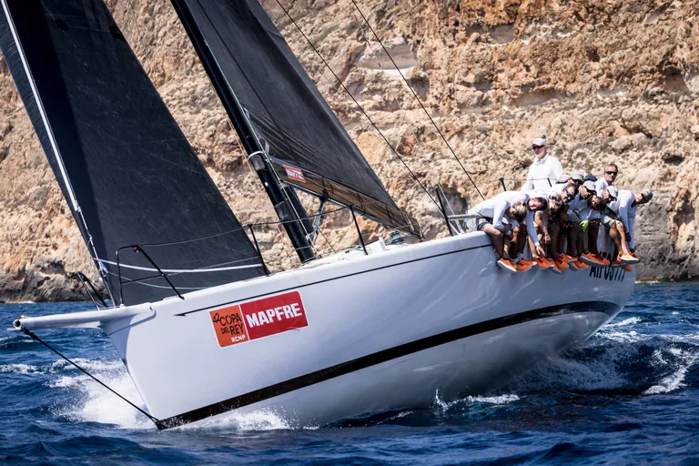 Jaht AIFOS (TP52), mille roolis Hispaania kuningas Felipe - Copa del Rey MAPFRE 2024