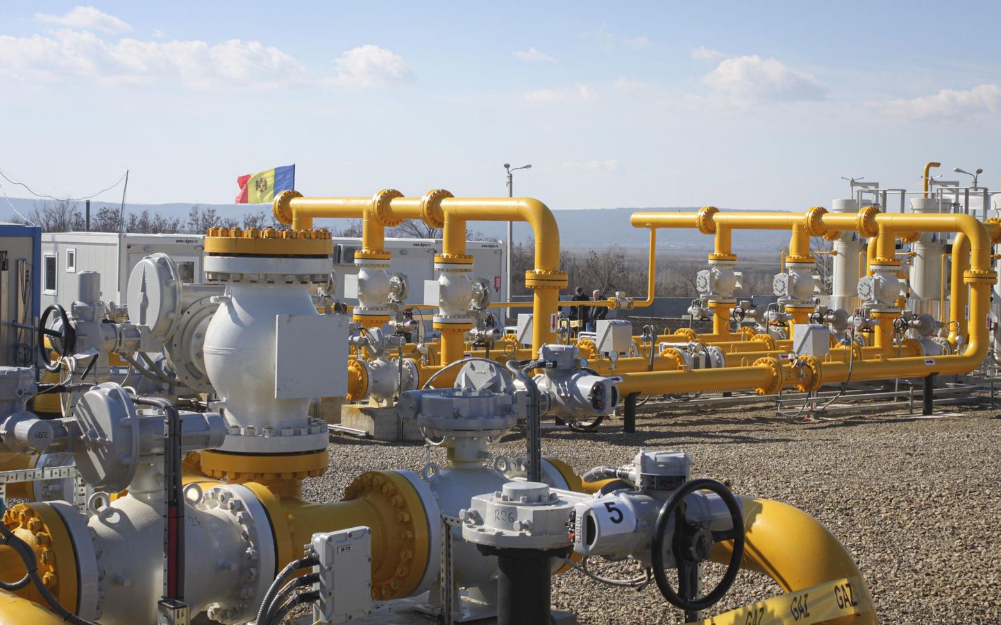 Gaasijaotusvõrk Moldovas Unghenis. Eelmise aasta lõpus valmis küll Moldovat Rumeeniaga ühendav gaasitrass, aga seda pole võimalik niipea käiku anda, kuna Rumeenia poolel pole valmis vajalikke kompressorjaamu.