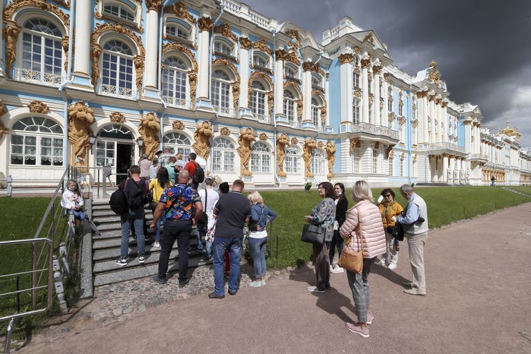 Venemaa Tsarskoje Selo Katariina palee, kus oli algne Merevaigutuba ja on ka taastatud Merevaigutuba