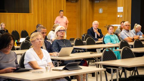 OTSEÜLEKANNE ⟩ Pärnu linnavolikogu umbusaldab erakorralisel volikogul senist linnapead ja plaanib valida uue