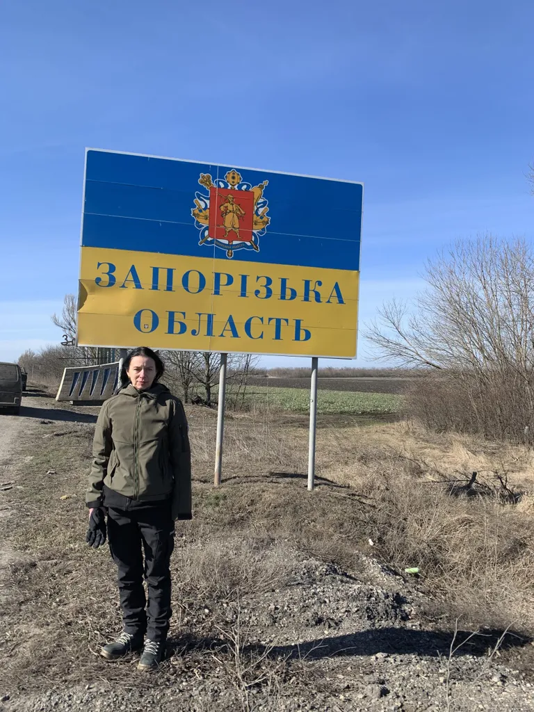 Эстонский посол Аннели Кольк на границе Запорожской области.