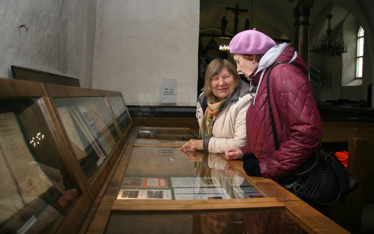 Astrid Niinepuu koostatud näitus ei ole kooli enda muuseumis leiduvate materjalide kloon, tõdes pikaaegne ajalooõpetaja Maret Pikhof, kes kooli ajaloomuuseumi on aastakümneid arendanud.