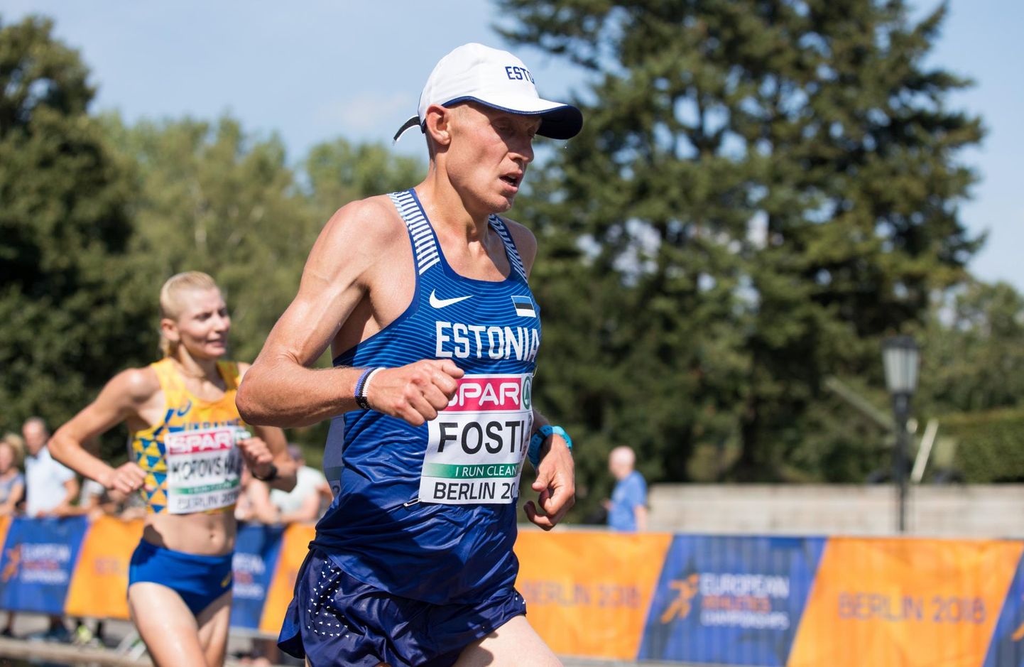 Roman Fosti läbis kergejõustiku- EMi maratoniraja isikliku rekordi lähedase ajaga, mis andis tugevas konkurentsis 17. koha.