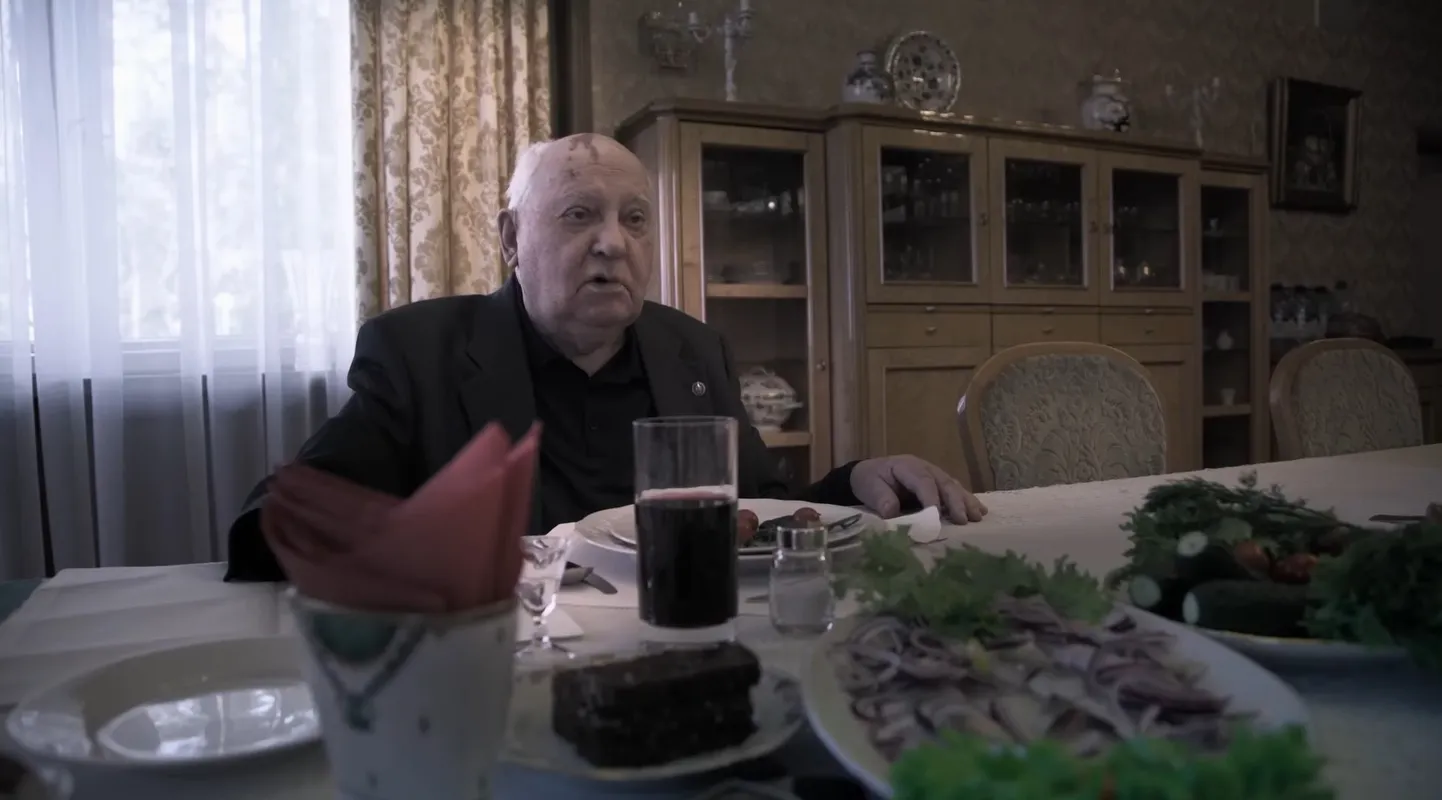Кадр из фильма "Горбачев. Рай"