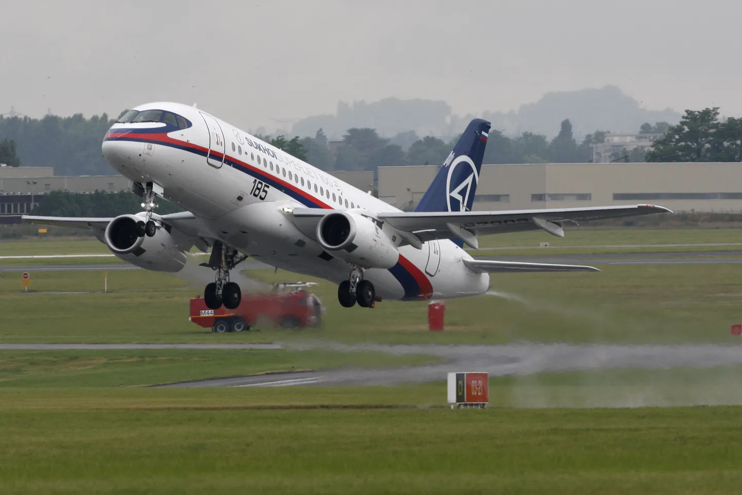 “Sukhoi Superjet 100”