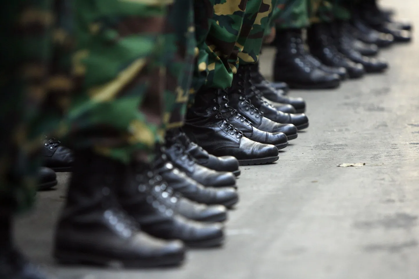 Bangladeshi armee sõdurite saapad enne mässus hukkunud ohvitseride riiklikku matusetseremooniat.