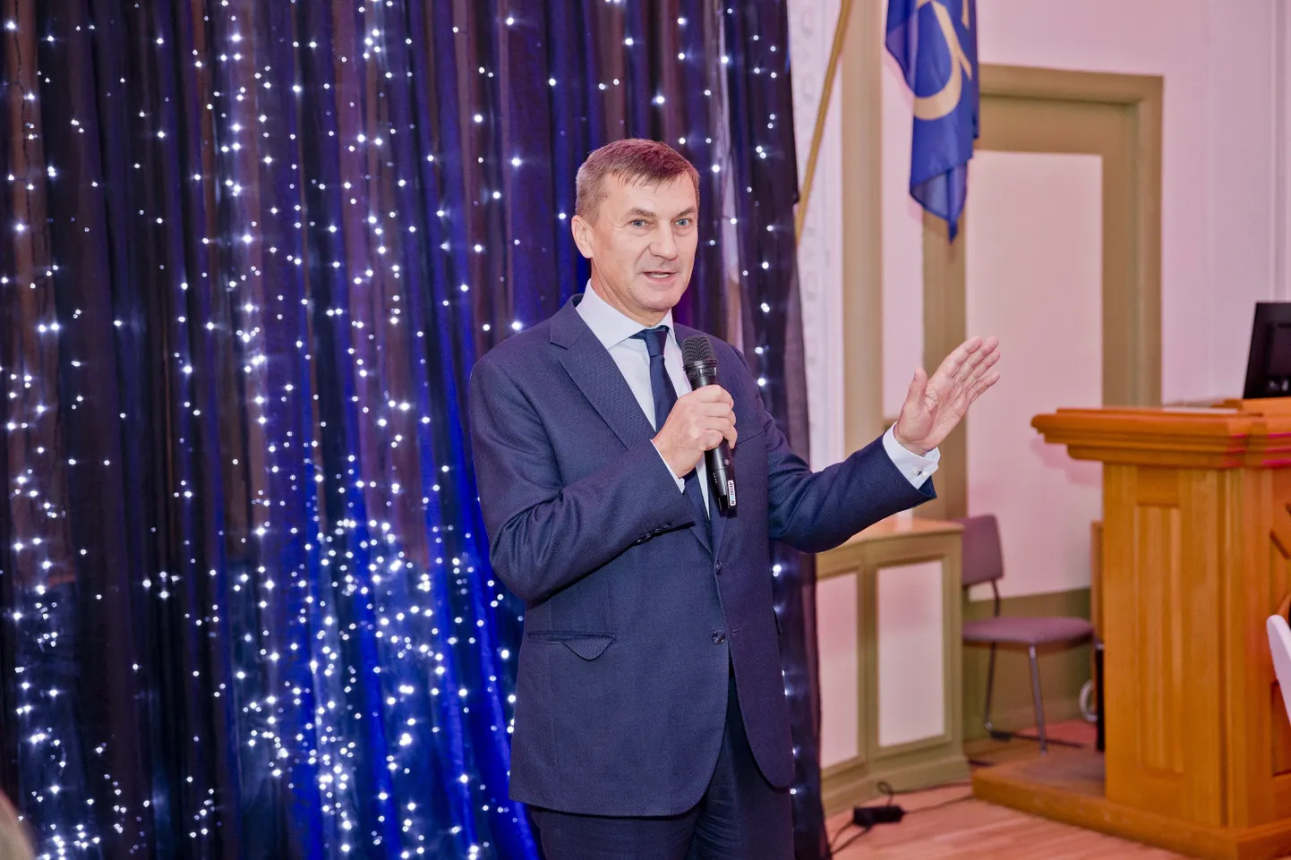 Andrus Ansip peab kõnet üritusel EBS Alumni Dinner 2017.