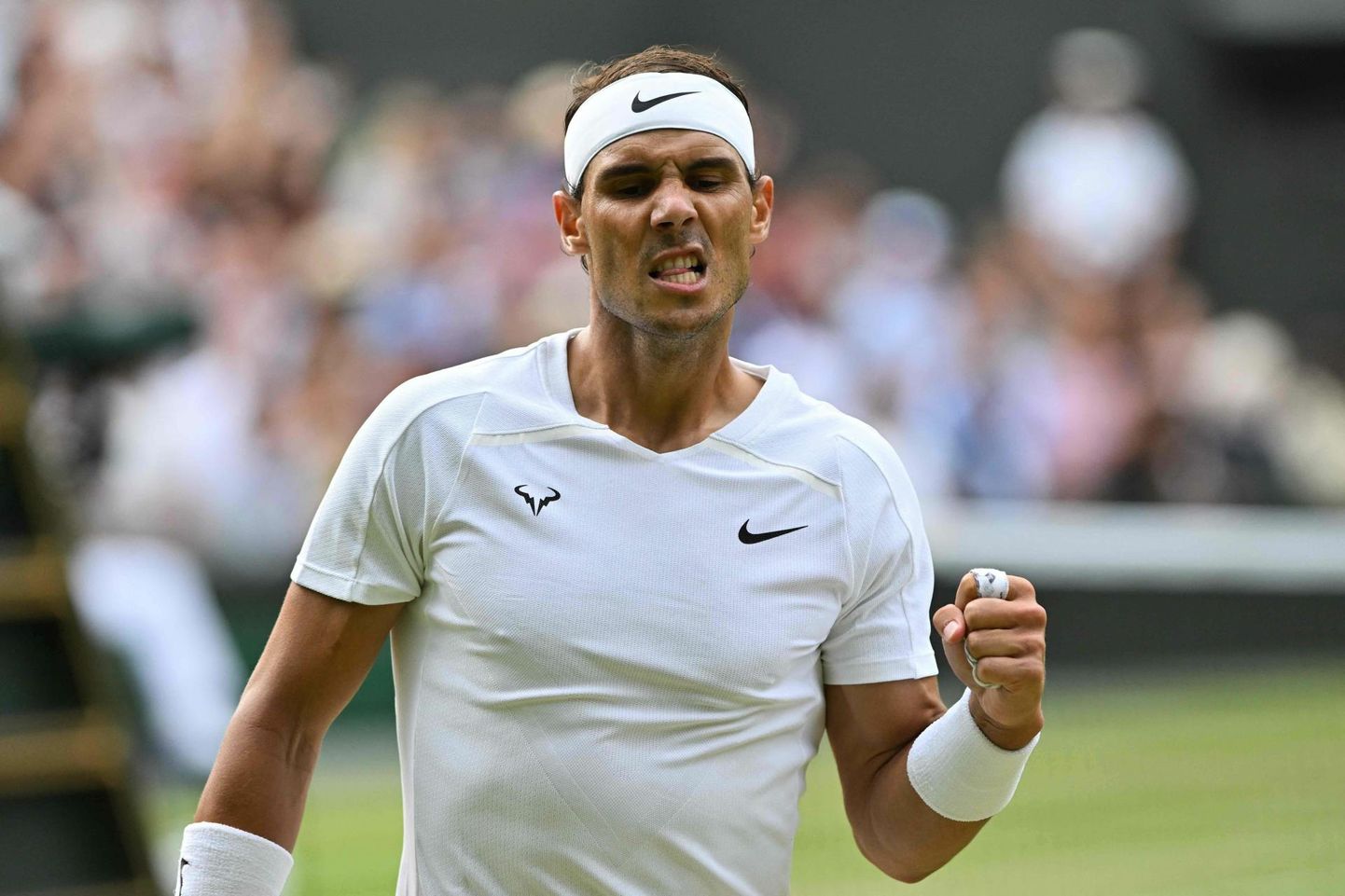 Rafael Nadal on karjääri jooksul mänginud mitmesuguste vigastustega. Wimbledonis segab teda kõhulihasetrauma.