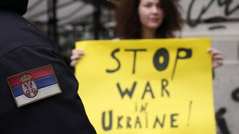 PUTINI KÄSILANE ⟩ Serbia tühistab Kremli-vastaste venelaste elamislube